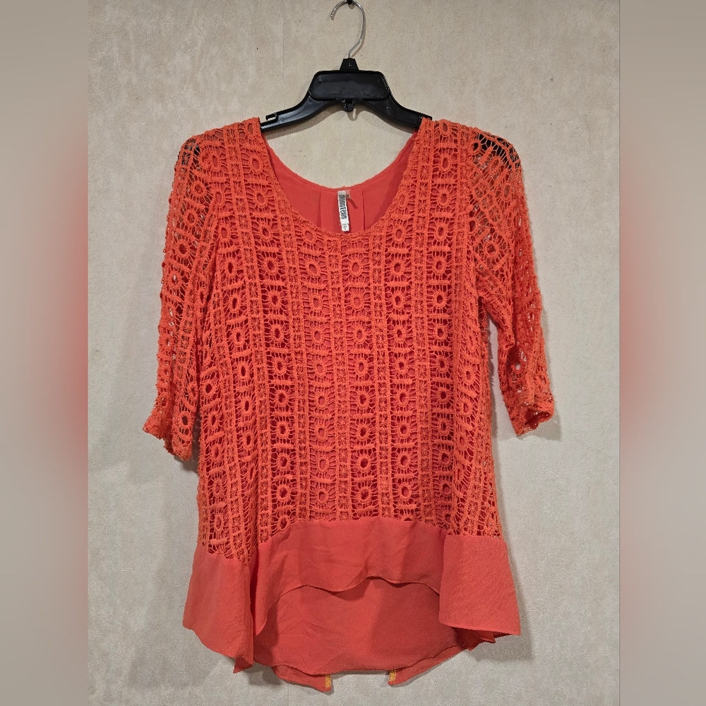 Women's Monoreno Coral Lace Top